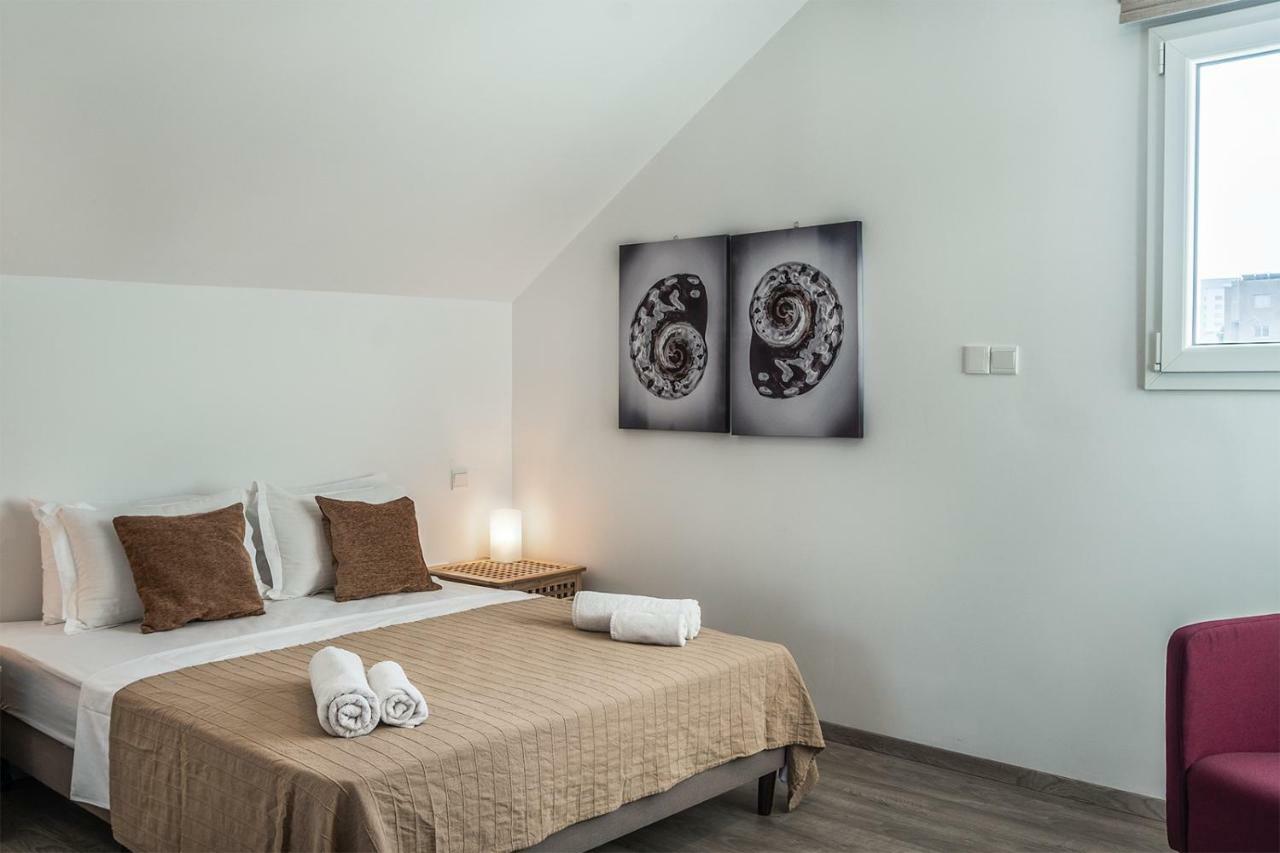 Silver Apartment - Loft ลิมาซอล ภายนอก รูปภาพ
