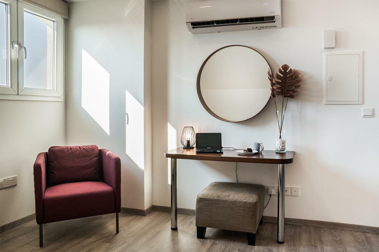 Silver Apartment - Loft ลิมาซอล ภายนอก รูปภาพ