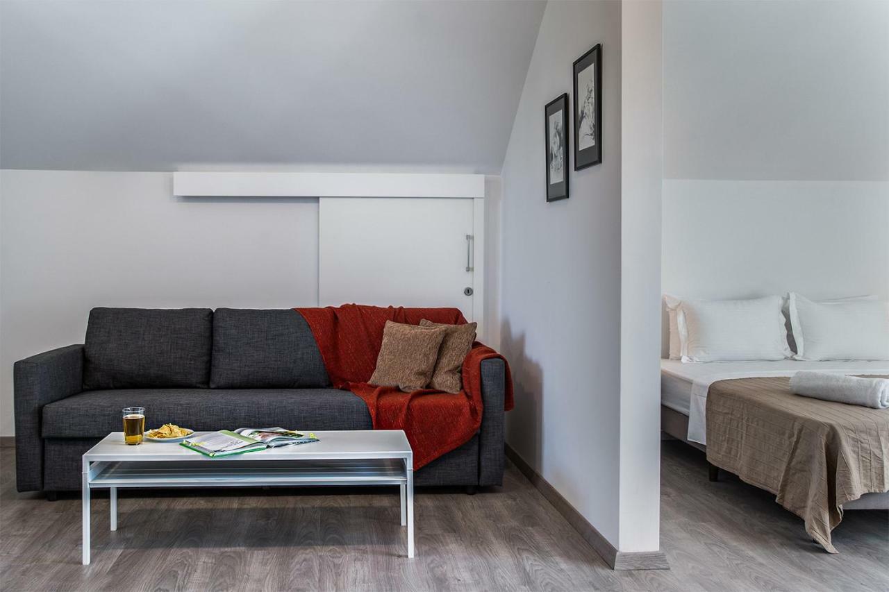Silver Apartment - Loft ลิมาซอล ภายนอก รูปภาพ