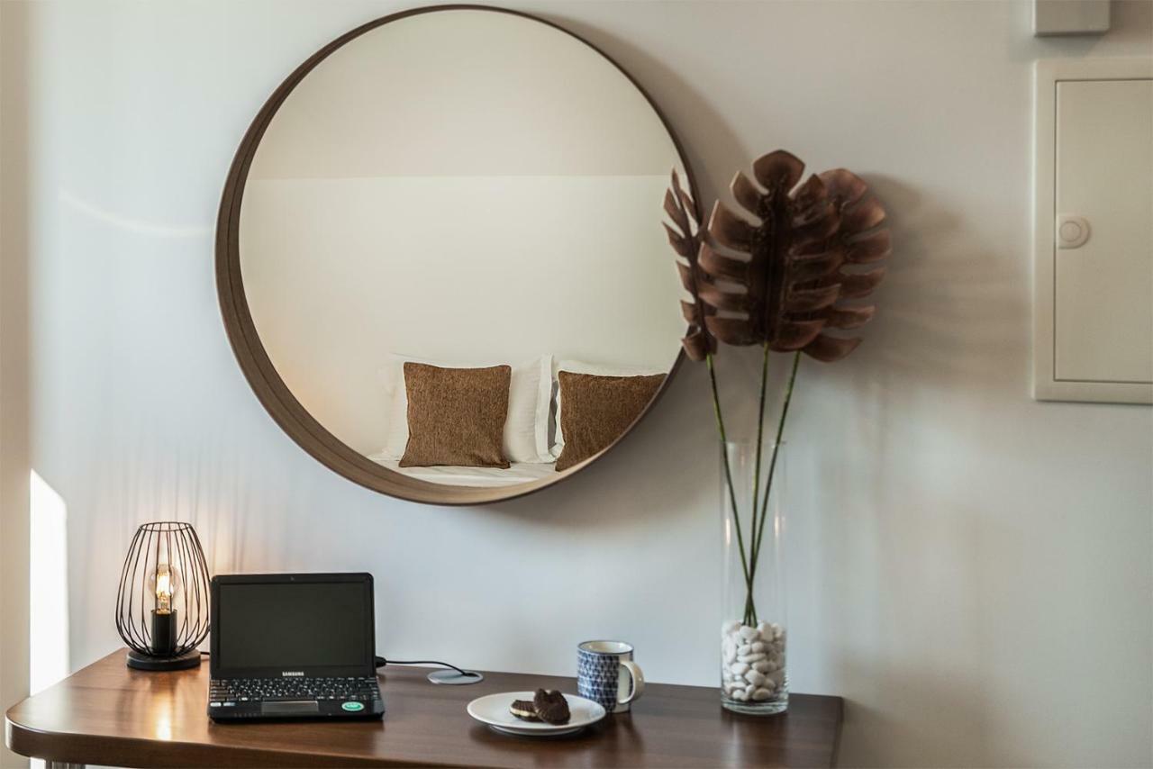 Silver Apartment - Loft ลิมาซอล ภายนอก รูปภาพ